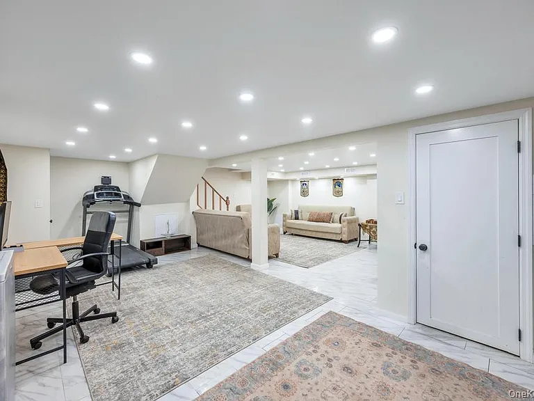 6 Ash Ln — Photo 20
