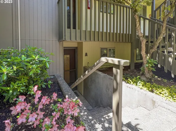 4047 Donald St APT A, Eugene, OR 97405