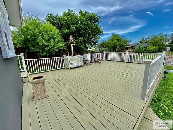 4th image of 25798 Leigh Ave