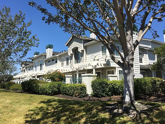 2nd image of 594 Shoal Cir