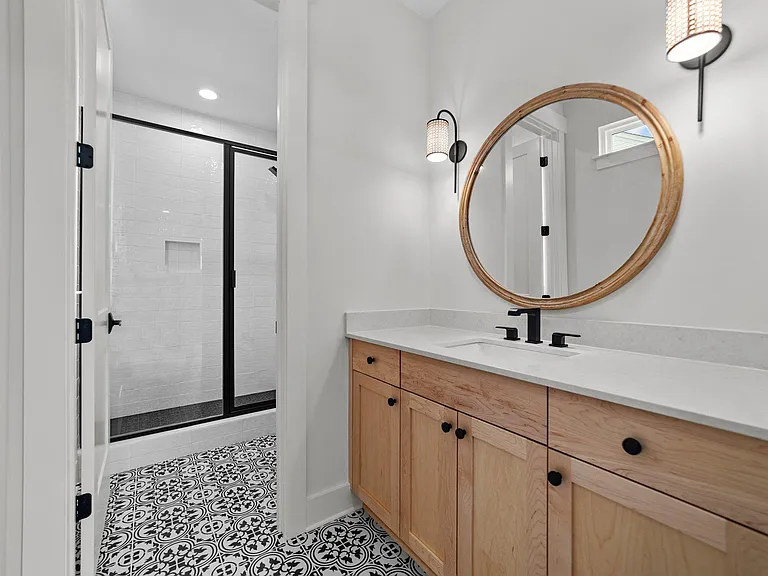 Guest suite ensuite bath