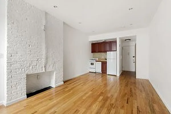 Rented by Susan J. Conaway, LREB | media 9