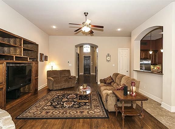 5th image of 5838 Wellington Ln