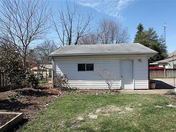 2nd image of 726 Tremont Ave