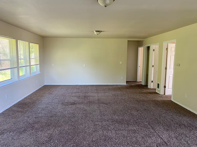 2831 N Oak Harbor Rd — Photo 4
