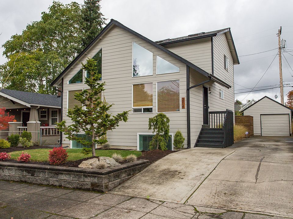 1st image of 204 W 38th St