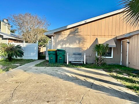 2nd image of 204 Bent Arrow Dr #1