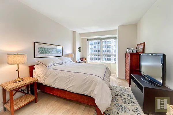 Rented by Halstead Real Estate | media 7