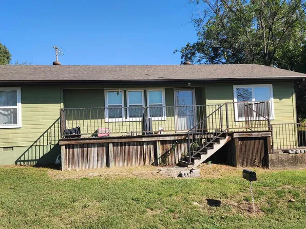 203 Girard St, Flippin, AR 72634