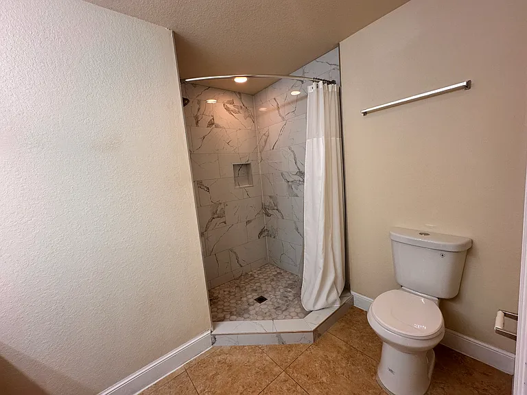 325 NE 23rd Ave #24 — Photo 22