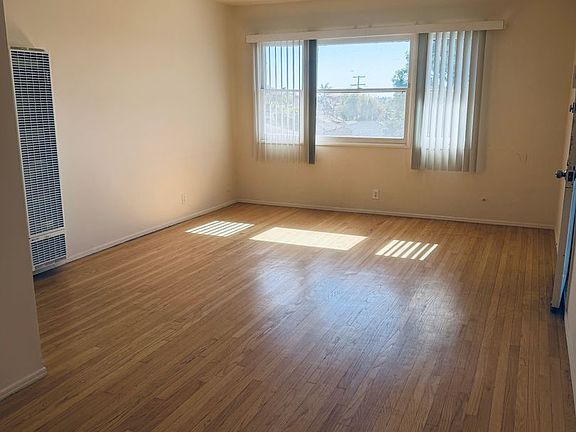 3rd image of 5828 Condon Ave