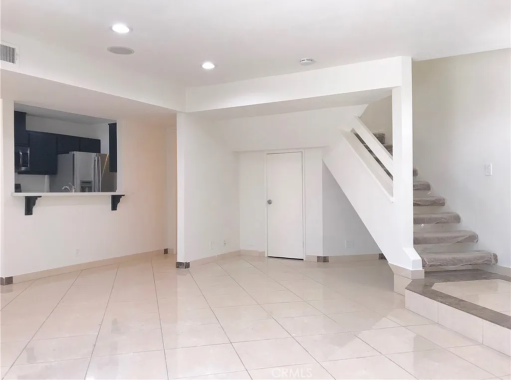 2 bed, 2.5 bath, 1164 sqft, $3,699 — Photo 4