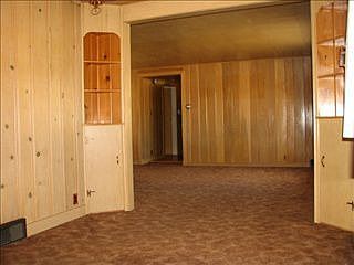 3rd image of 912 Parkside Dr