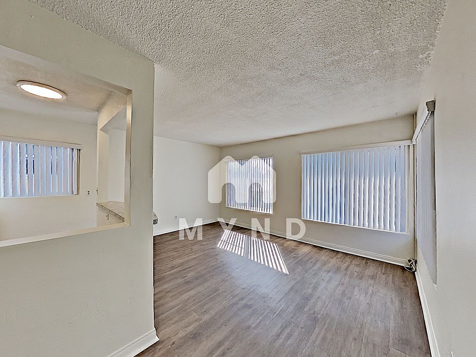 1st image of 740-5 Jamaica Ct #8