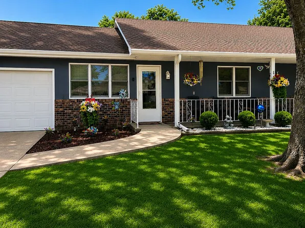4101 Briarwood Dr, Sedalia, MO 65301