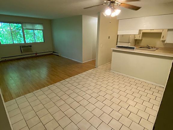 2nd image of 1314 W 28th St APT 103