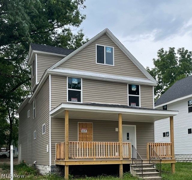 1st image of 678 Moon St