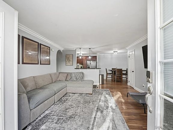 5th image of 506 Canyon Dr Unit 9