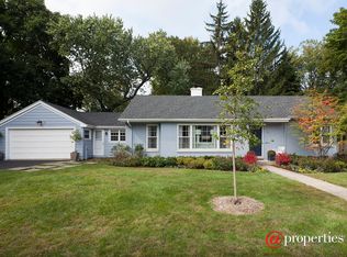 907 Pawnee Rd, Wilmette, IL 60091