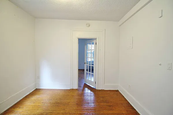 Rented by Julianna Realty Corp | media 11