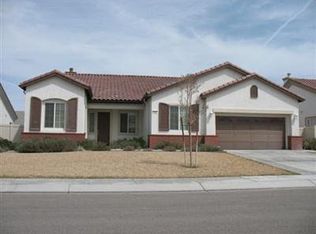 10327 Damask Rose St, Apple Valley, CA 92308