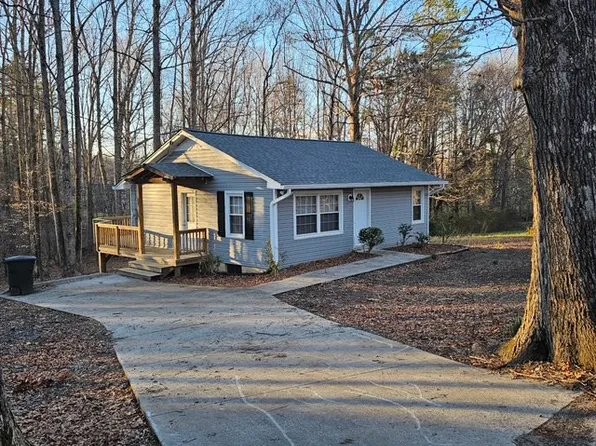 5153 Fleetwood Cir, Winston Salem, NC 27106