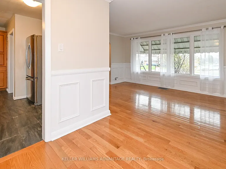 936 Somerville St — Photo 9