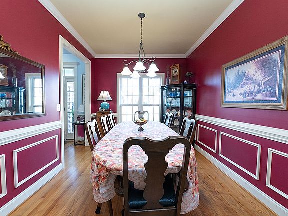 2nd image of 205 Kaitlyn Ln