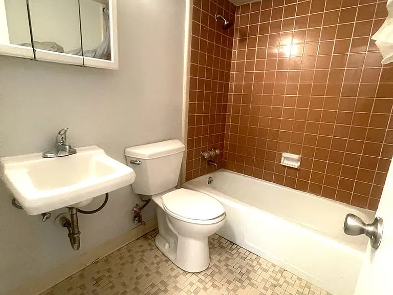 243 Maryland Ave — Photo 11