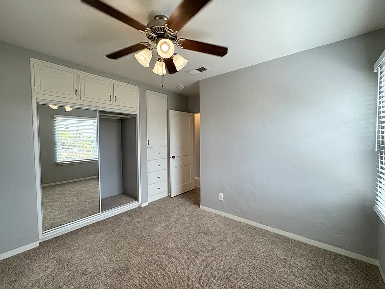 2975 Laurel St #19 — Photo 17