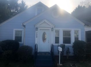 709 Church St, Laurens, SC 29360