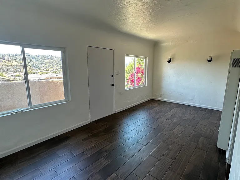 3604 N Griffin Ave — Photo 17
