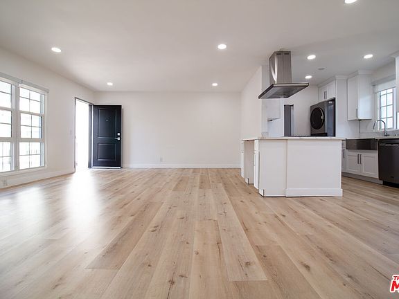 2nd image of 835 S Sherbourne Dr APT 9