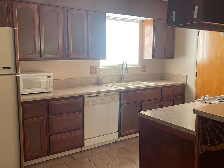 735 Christine Ave — Photo 7