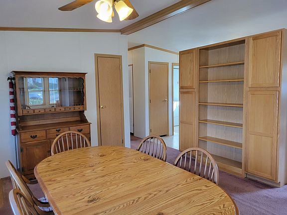 5th image of 4 Oak Hill Dr