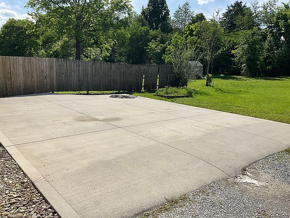 4th image of 1521 Cunningham Rd