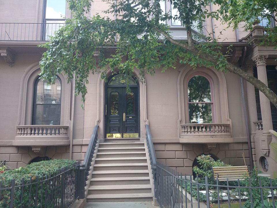 2nd image of 129 Beacon St APT 3