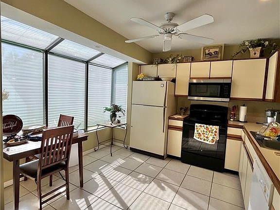 4th image of 214 Woodshire Ln #27