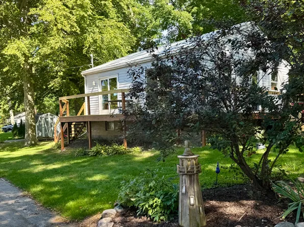 12712 Elton St NE, Gowen, MI 49326