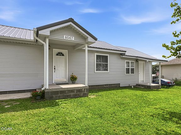 2nd image of 8567 Brookside Cir