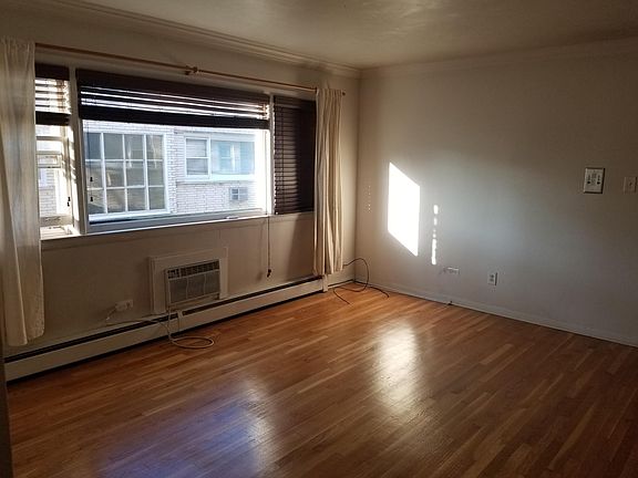 3rd image of 406 Beach Ave APT 2B