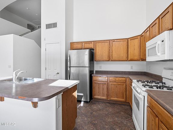 5th image of 10538 E Ravenswood St