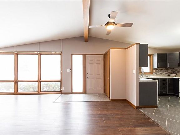 3rd image of 4023 Northwood Dr NE