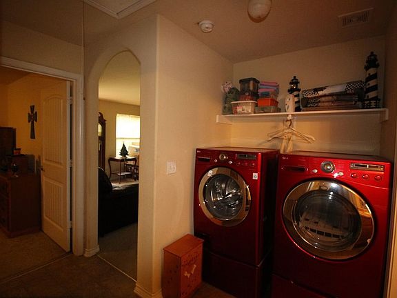 4th image of 2379 Claire Dr