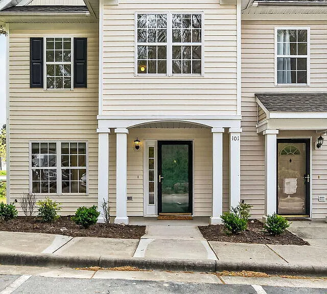 101 Harbor Haven Dr — Photo 2