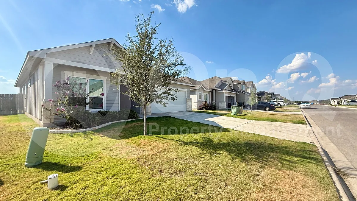 4 bed, 3.0 bath, 1783 sqft, $2,085 — Photo 1