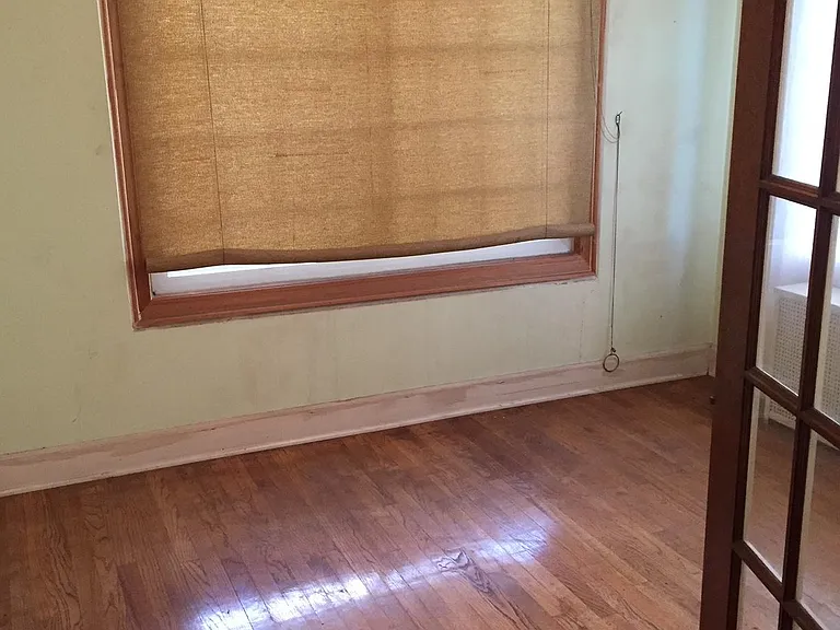 570 Fairfield St — Photo 11