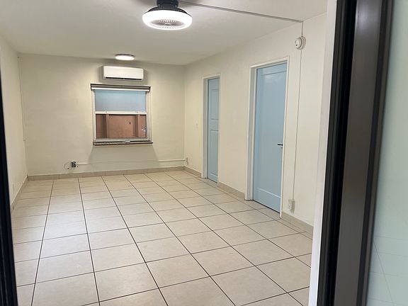 2nd image of 1301 NE 6th St APT 1