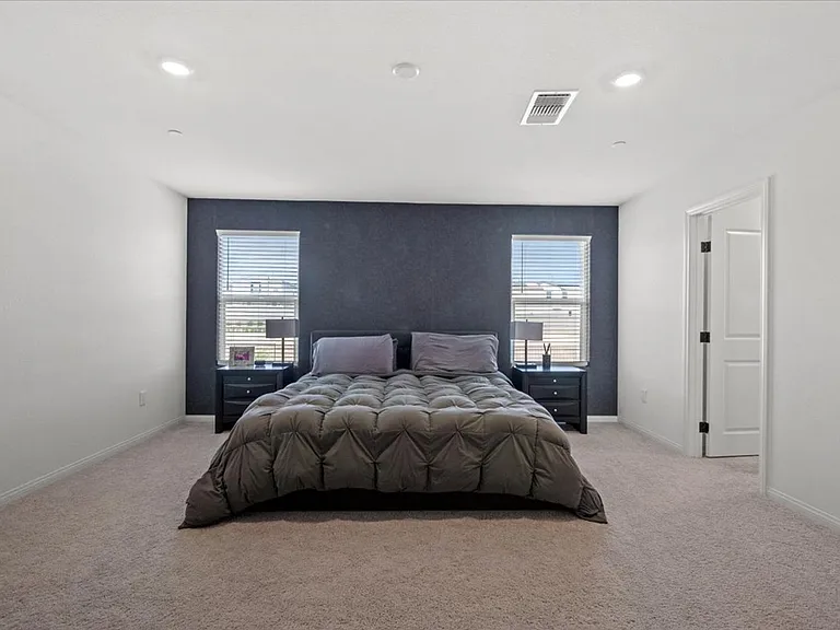 10021 Locking Biner Ave — Photo 13