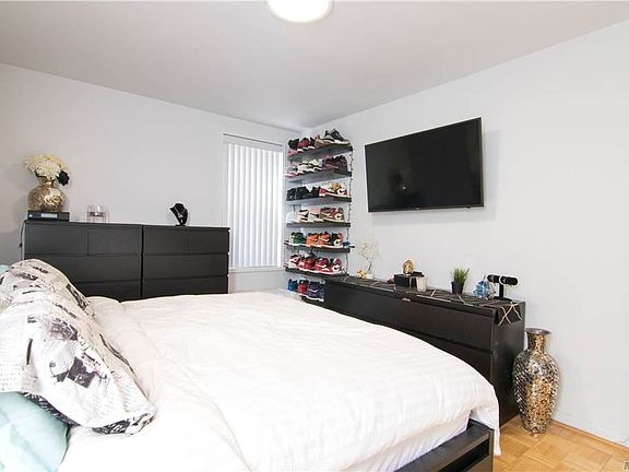 3rd image of 3538 75th St APT 2G